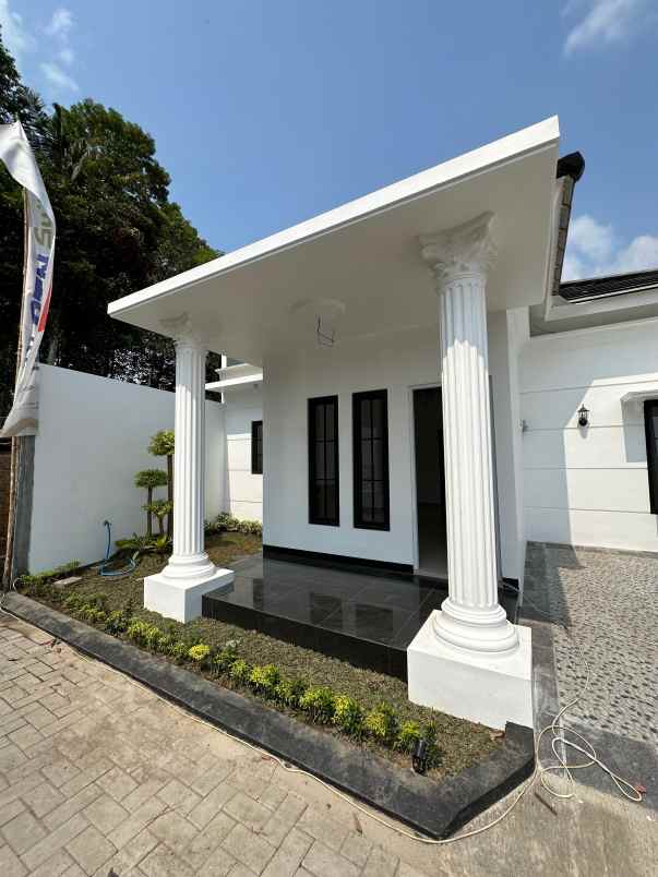 dijual rumah godean km 7