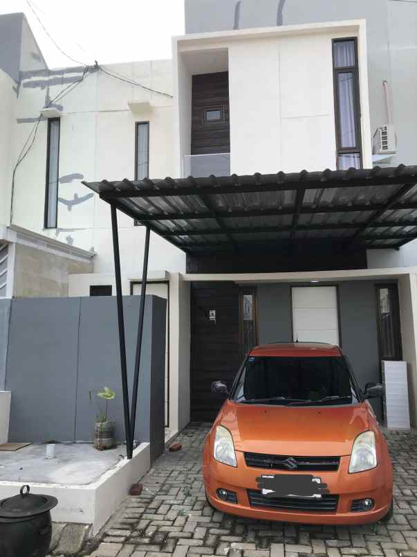 dijual rumah golden east jl kyai h