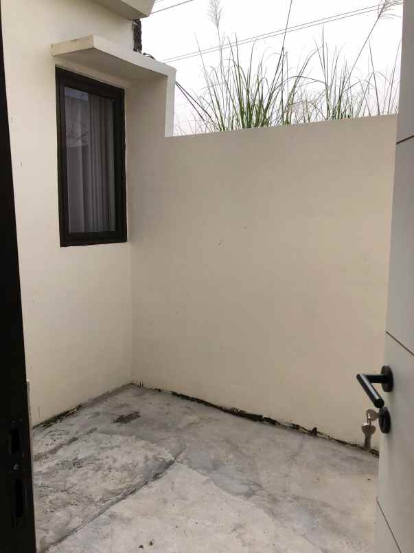 dijual rumah golden east jl kyai h