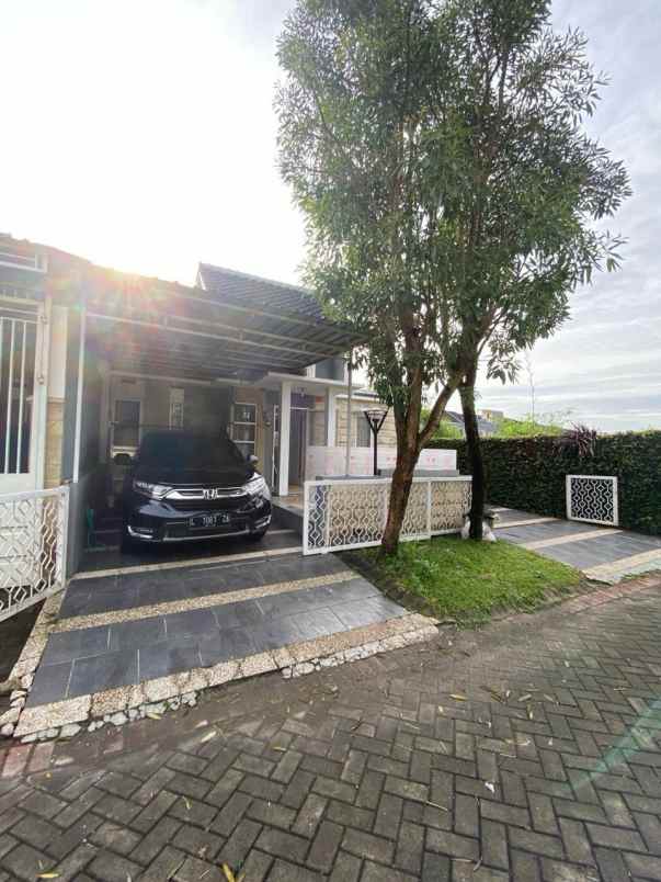 dijual rumah graha mulia tasikmadu