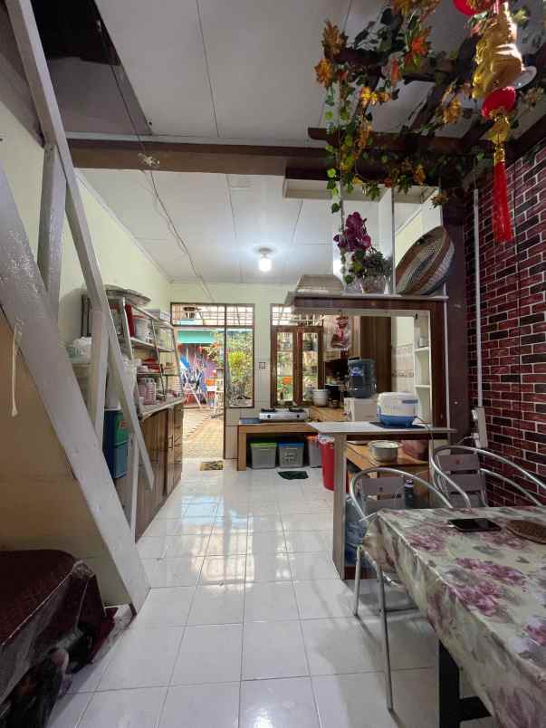 dijual rumah graha raya cluster anggrek