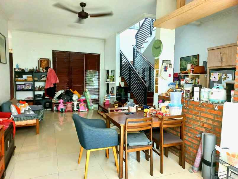 dijual rumah green andara residence