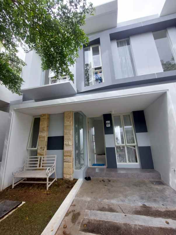 dijual rumah green orchid cluster