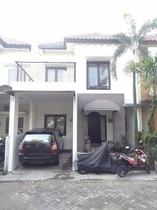 dijual rumah griya kebraon