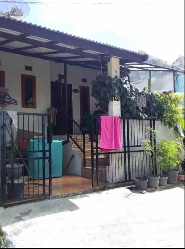 dijual rumah griya winaya