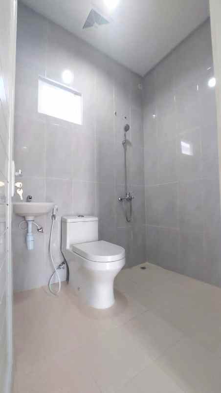 dijual rumah imperial gading sukapura