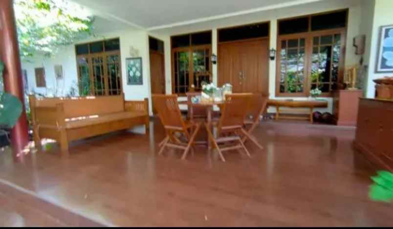 dijual rumah j karawitan no rt rw kec
