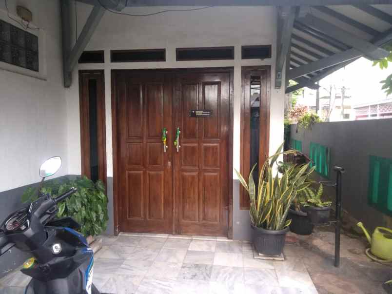 dijual rumah jaka sampurna