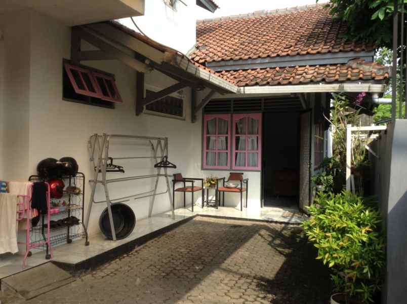 dijual rumah jaka sampurna