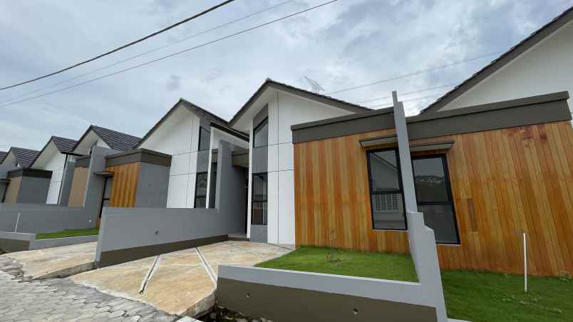 dijual rumah jalan alternatif kota