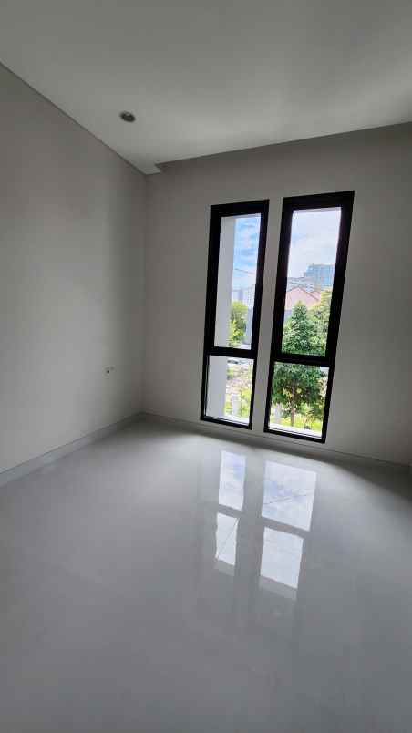 dijual rumah jalan darmo permai selatan