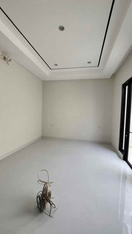 dijual rumah jalan darmo permai selatan