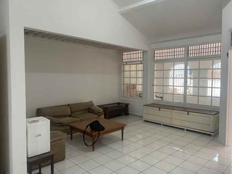 dijual rumah jalan lebak bulus jakarta