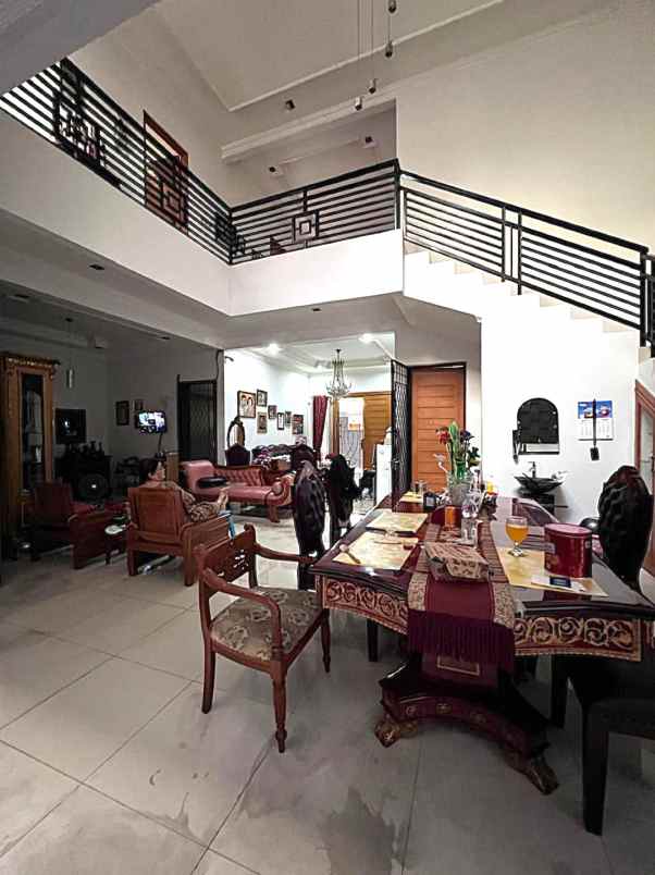 dijual rumah jalan letjen mt haryono