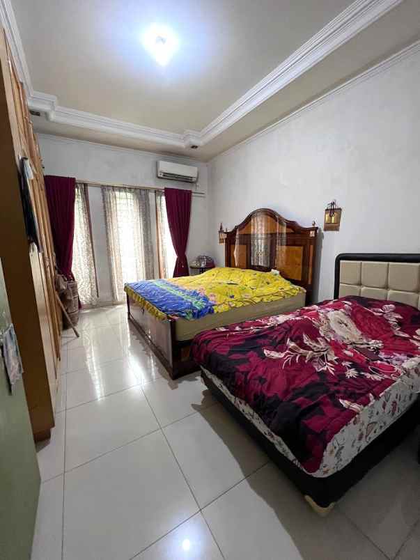 dijual rumah jalan letjen mt haryono