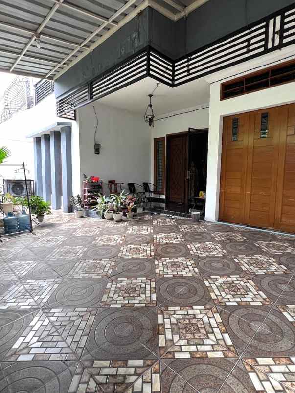 dijual rumah jalan letjen mt haryono