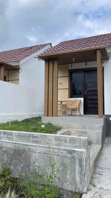 dijual rumah jalan mambang tengah