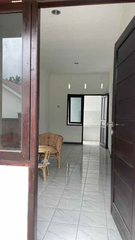 dijual rumah jalan mambang tengah