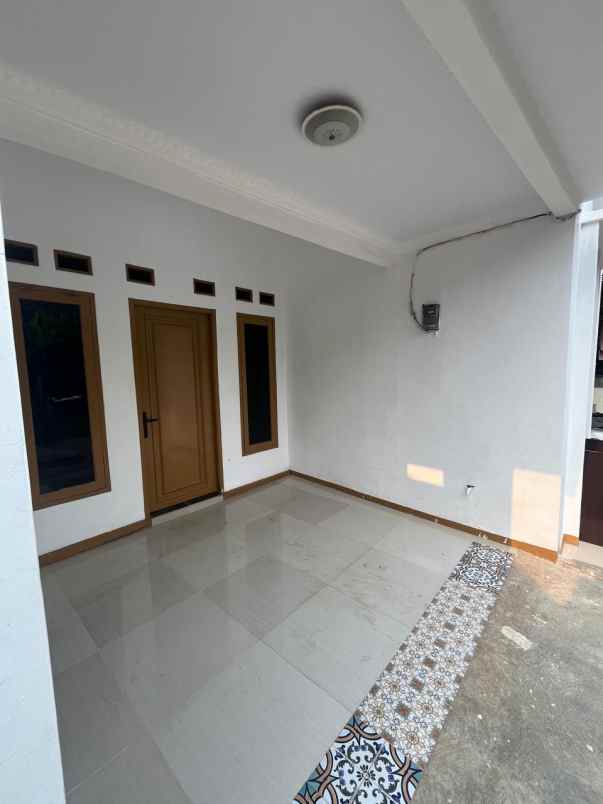 dijual rumah jalan manggis