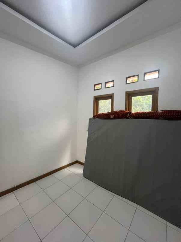 dijual rumah jalan manggis