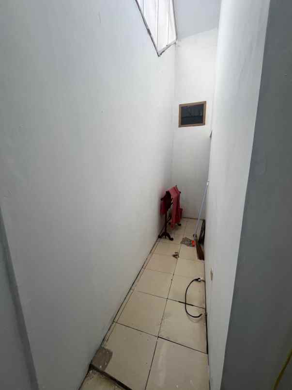 dijual rumah jalan manggis