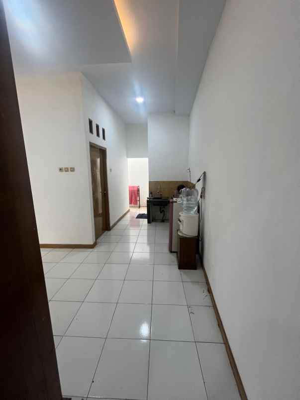 dijual rumah jalan manggis