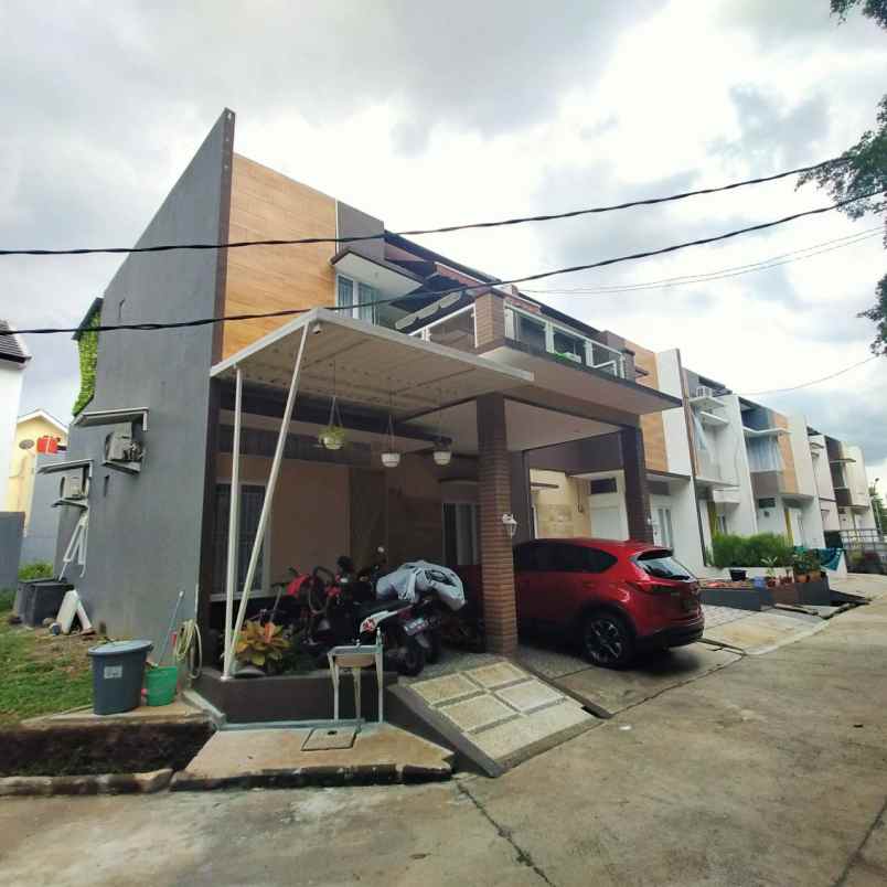 dijual rumah jalan mess raya