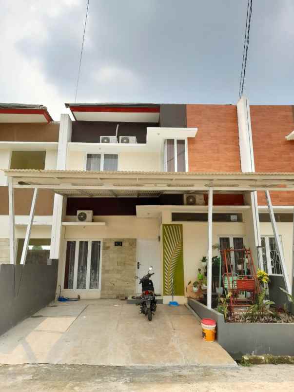 dijual rumah jalan mess raya