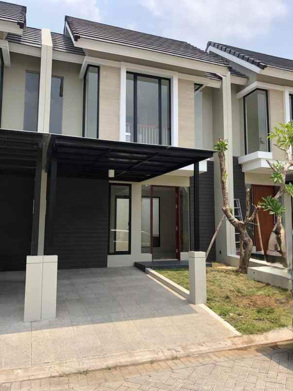 dijual rumah jalan north west lake