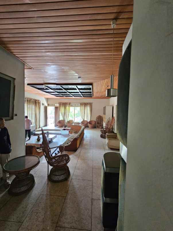 dijual rumah jalan panglima sudirman