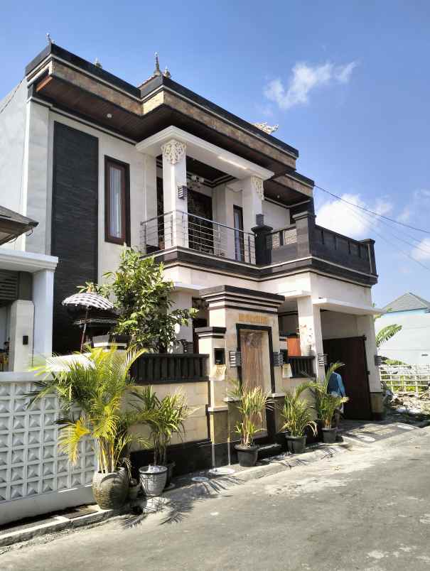 dijual rumah jalan pemogan