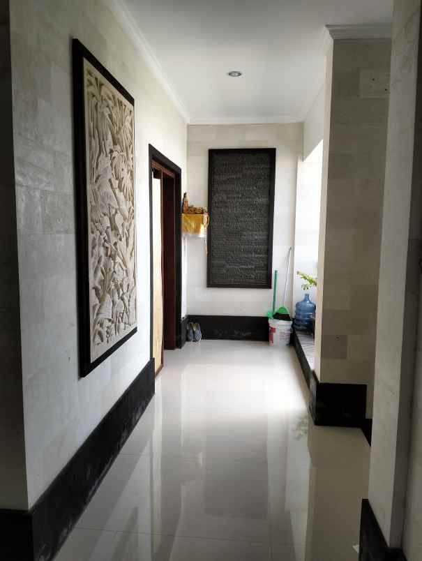 dijual rumah jalan pemogan