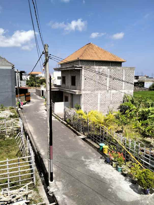 dijual rumah jalan pemogan