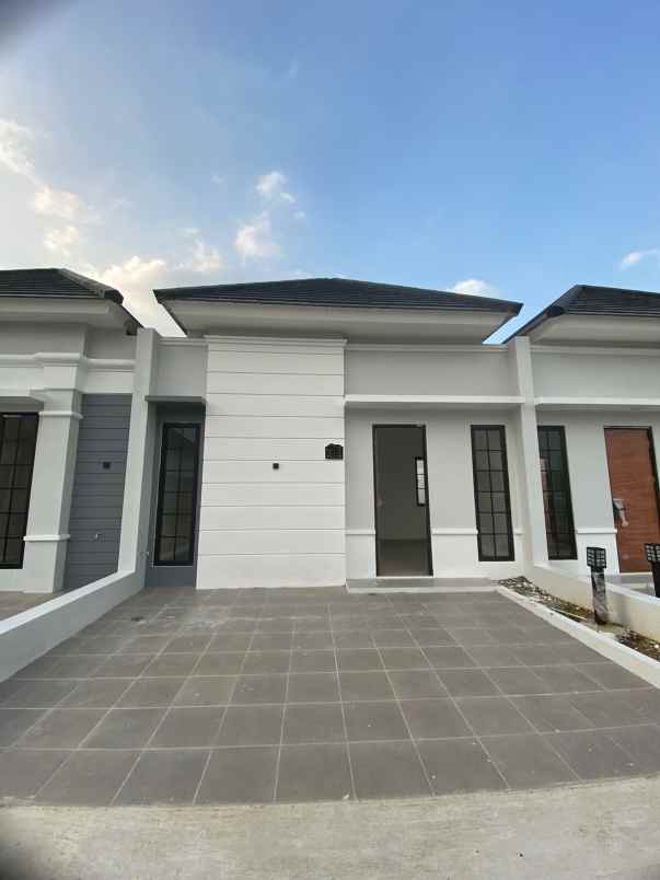 dijual rumah jalan raya dago