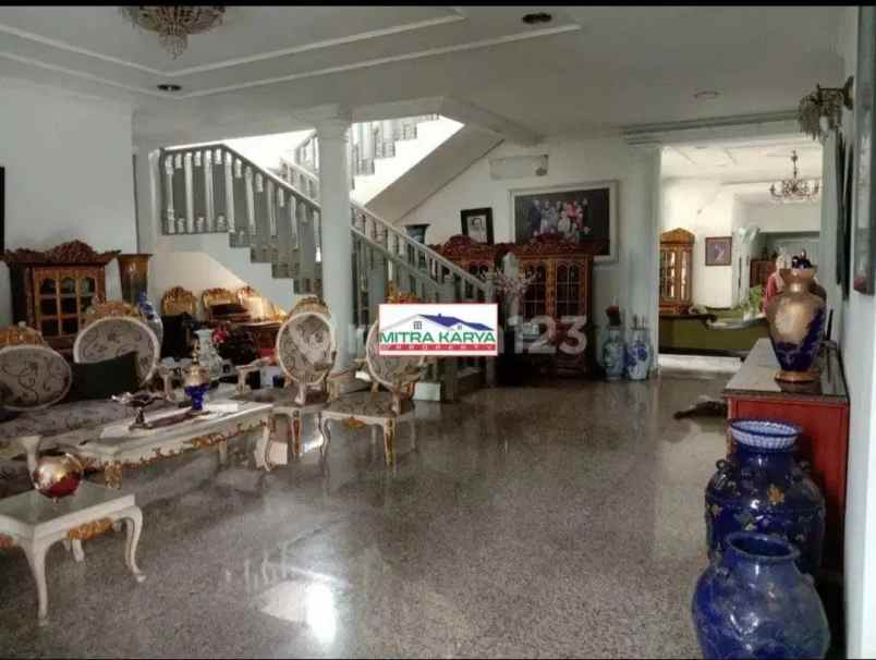 dijual rumah jalan raya jati cempaka