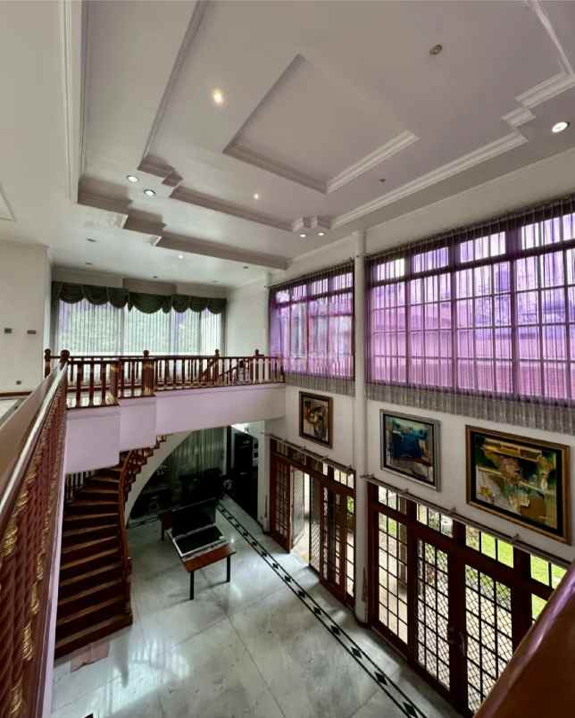 dijual rumah jalan raya margorejo