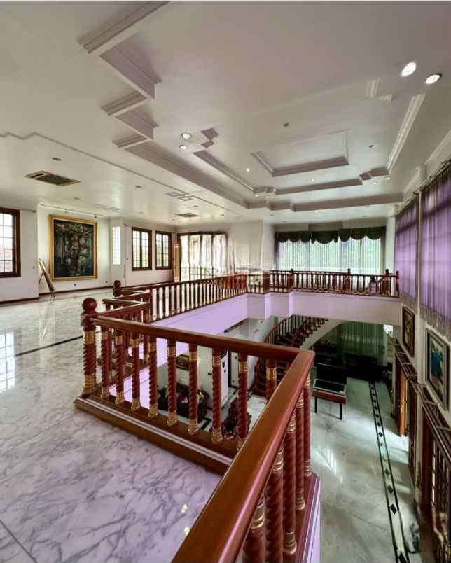 dijual rumah jalan raya margorejo