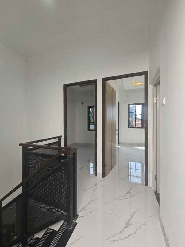 dijual rumah jalan raya pengasinan