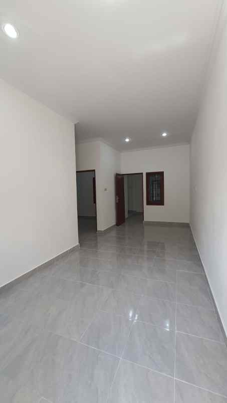 dijual rumah jalan saridana