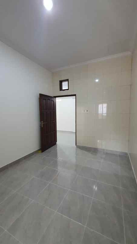 dijual rumah jalan saridana