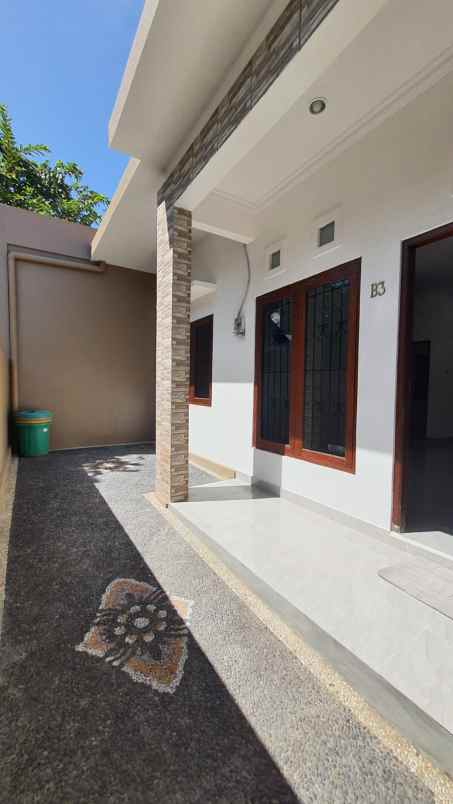 dijual rumah jalan saridana