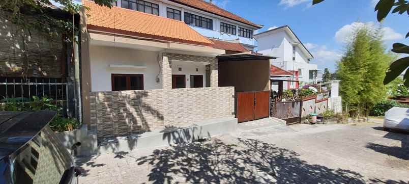 dijual rumah jalan saridana