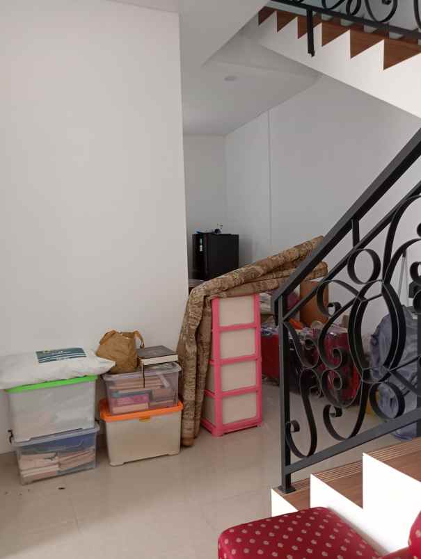 dijual rumah jalan serdang raya