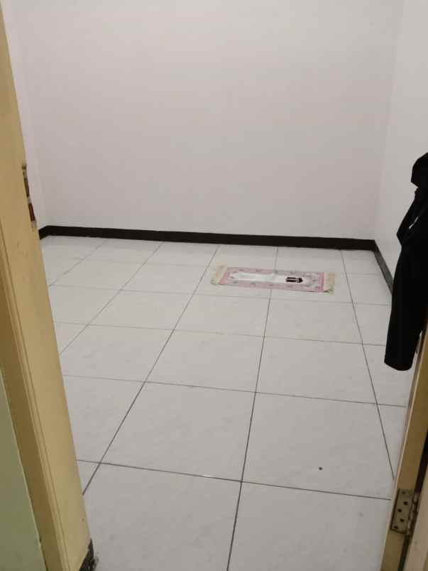 dijual rumah jalan tugu pahlawan