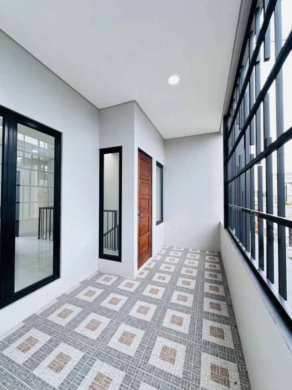 dijual rumah jati padang