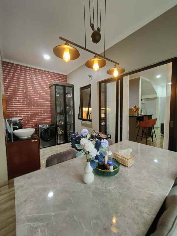 dijual rumah jatiwaringin