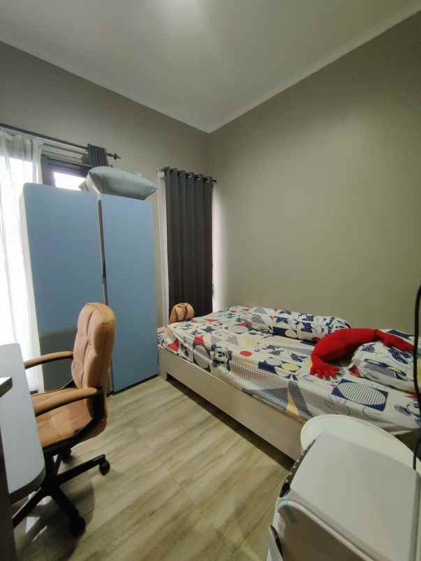 dijual rumah jatiwaringin