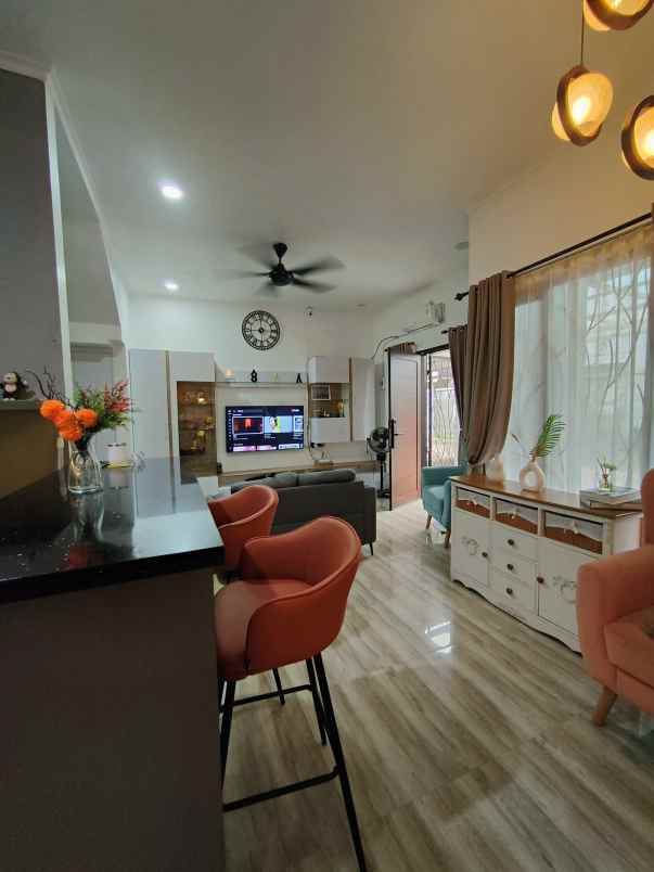 dijual rumah jatiwaringin