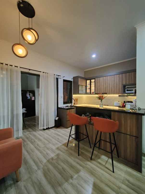 dijual rumah jatiwaringin