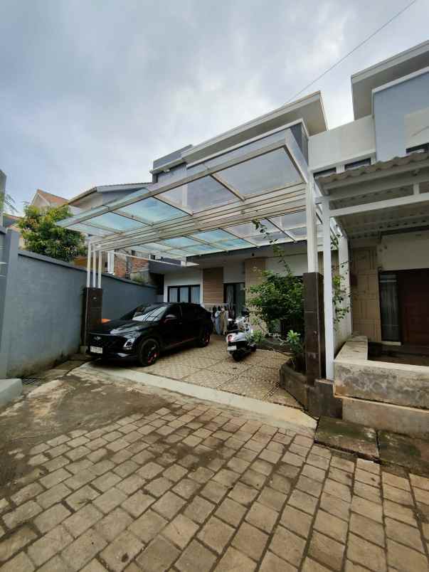 dijual rumah jatiwaringin